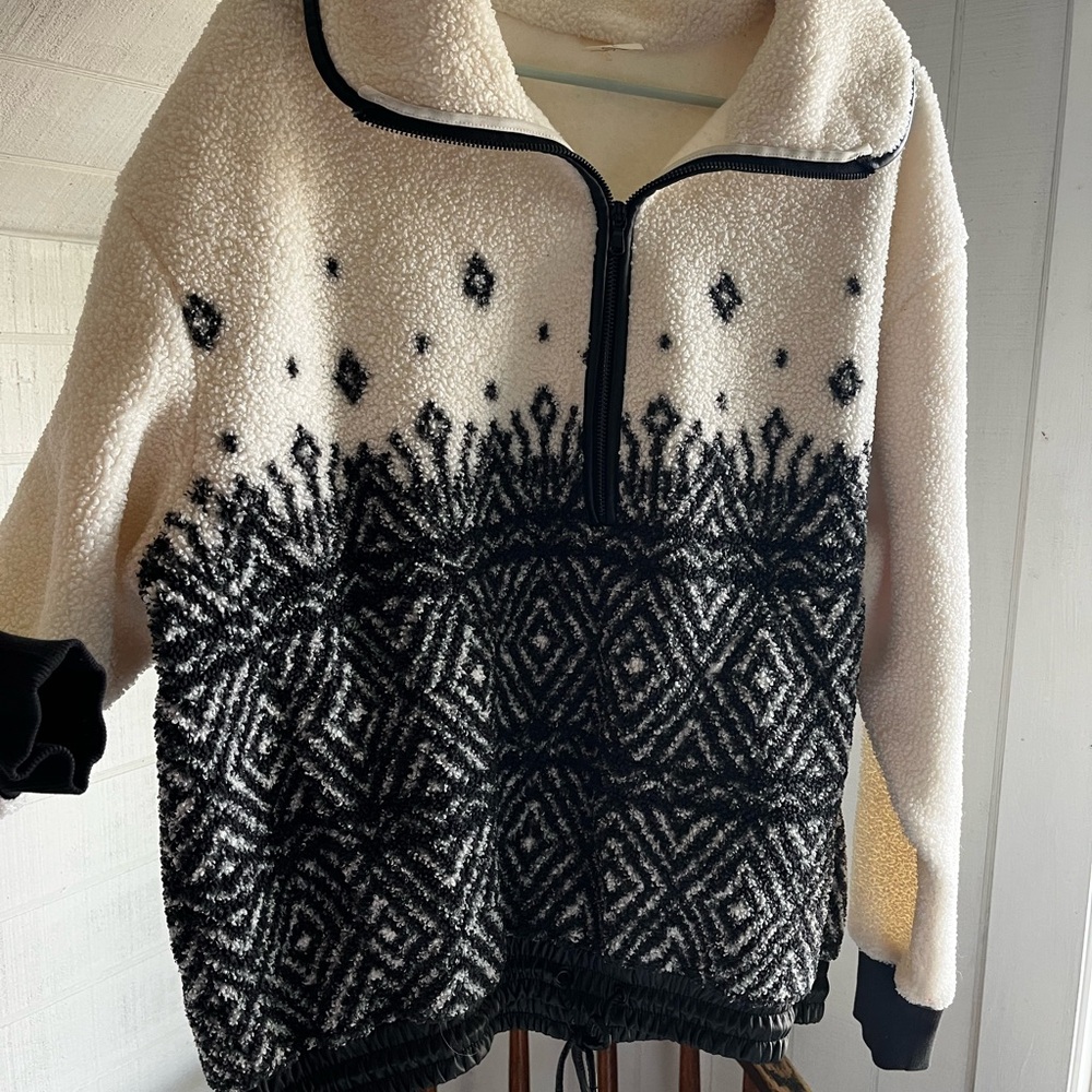 CALIA by Carrie Underwood Black and Cream Quarterzip Sweater